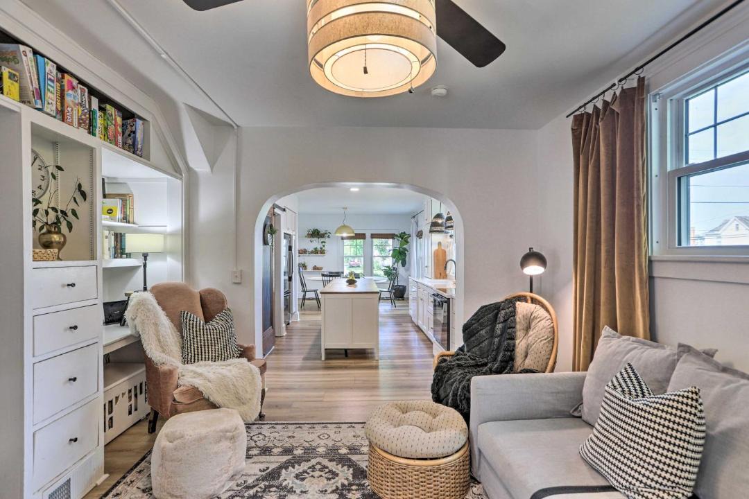 Photo of Livingroom in Apple Creek