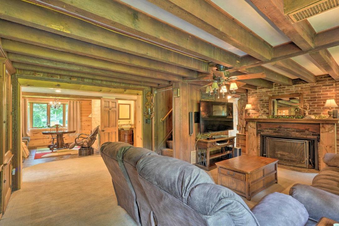 Photo of Livingroom in Emporium