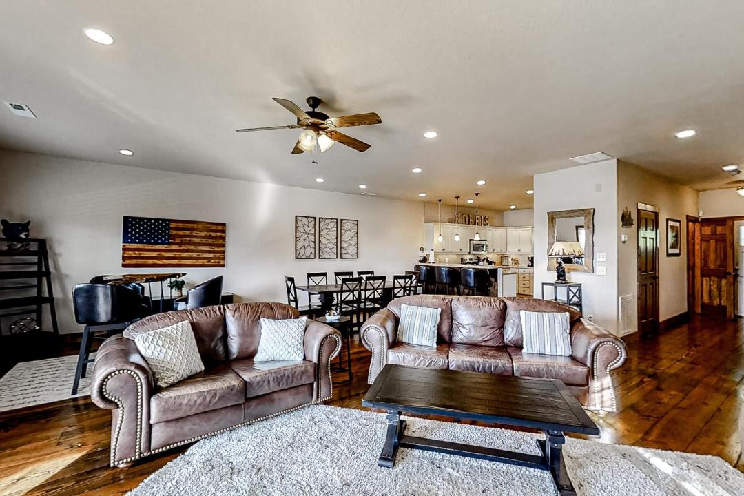 Photo of Livingroom in Andersonville