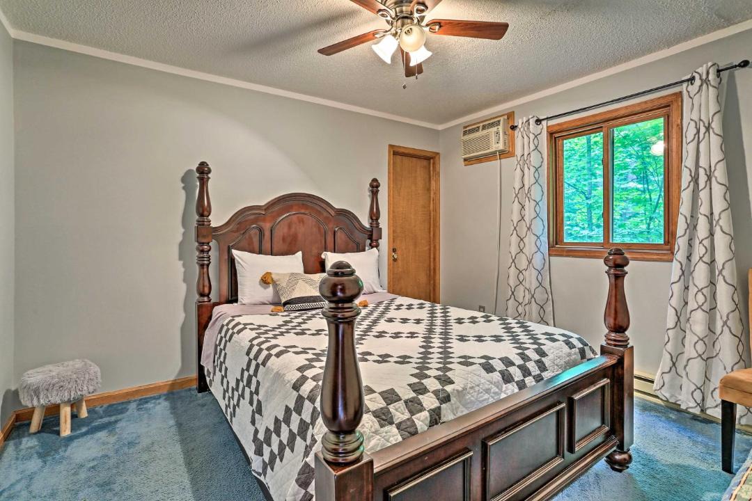 Photo of Bedroom in Lake Ariel