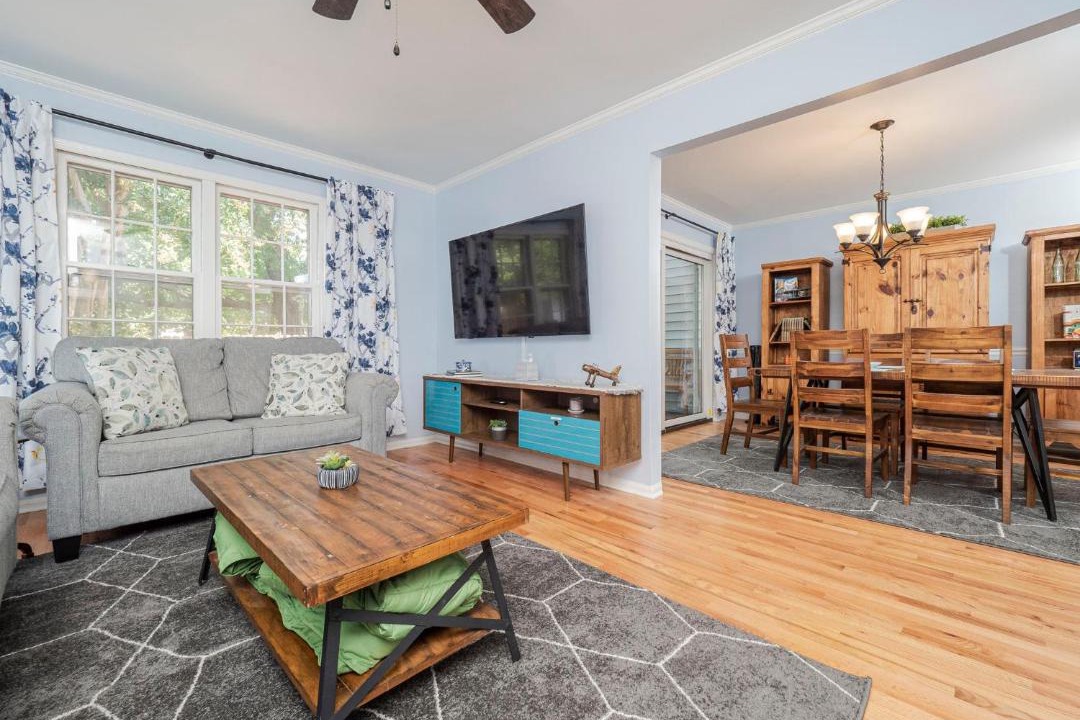 Photo of Livingroom in Cary
