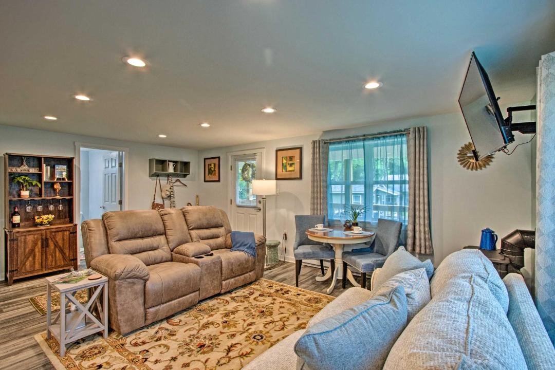 Photo of Livingroom in Brodheadsville