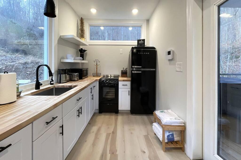 Photo of Kitchen in Hurricane