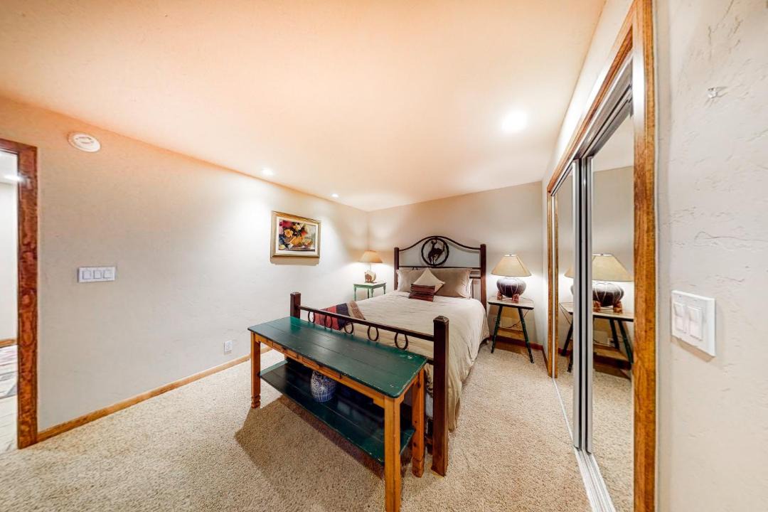 Photo of Livingroom in Warm Springs