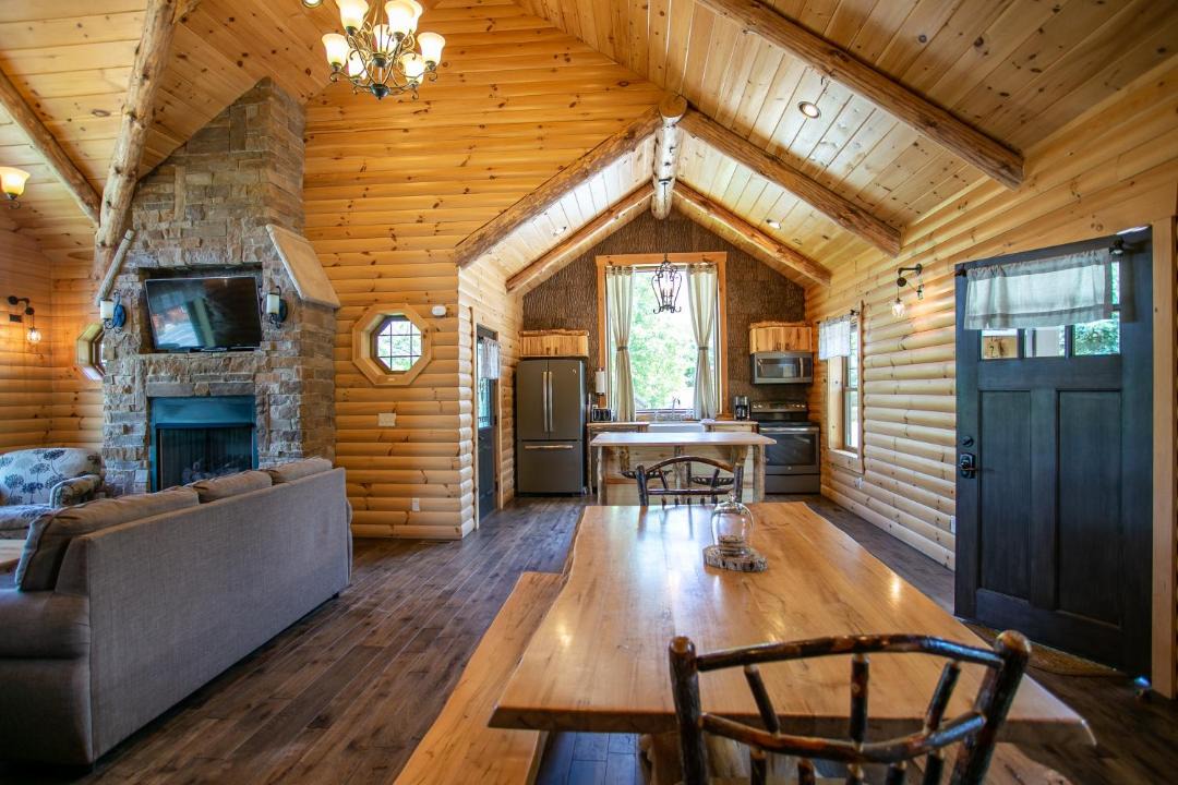 Photo of Livingroom in Millersburg