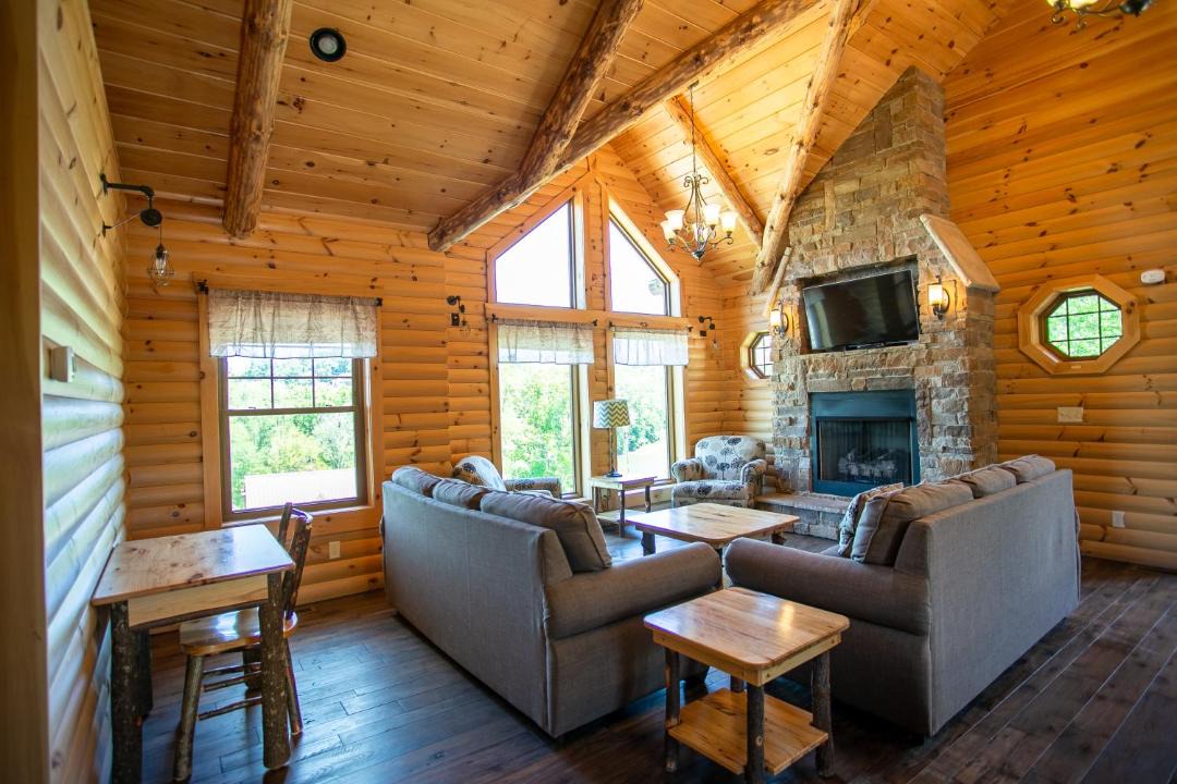 Photo of Livingroom in Millersburg