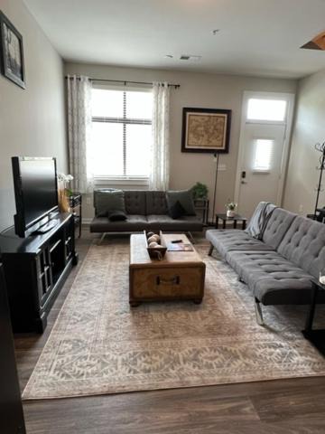 Photo of Livingroom in First Ward