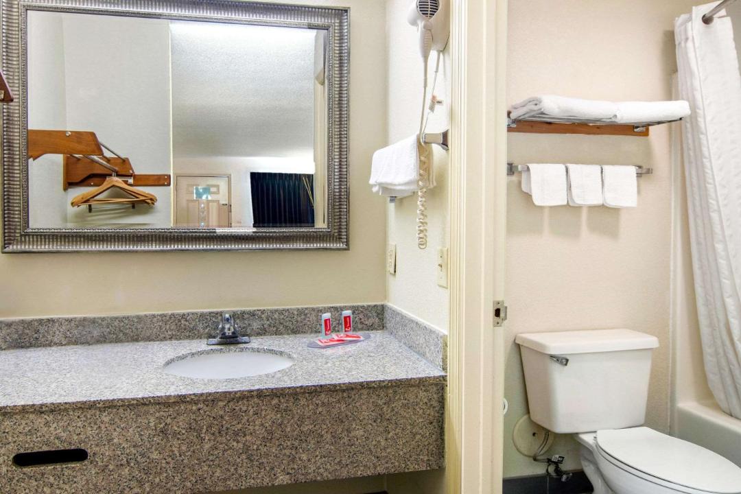 Photo of Bathroom in Fort Oglethorpe