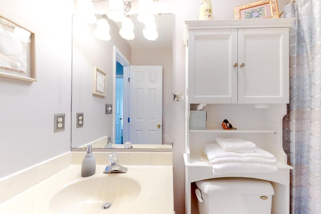 Photo of Bathroom in Caine Woods
