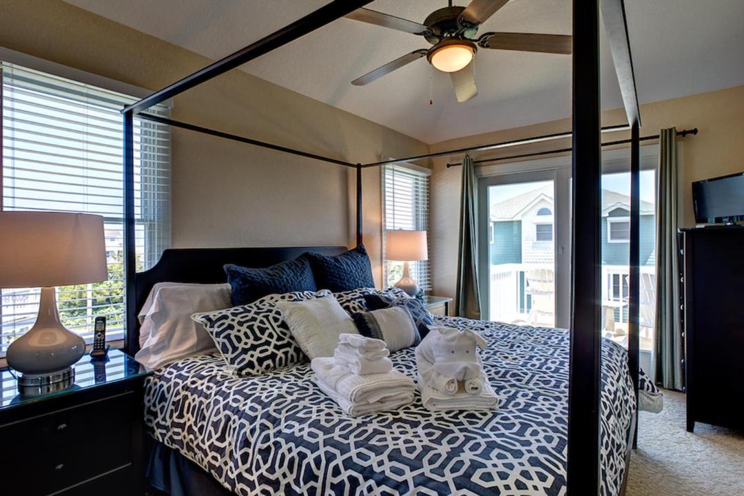 Photo of Livingroom in Avon