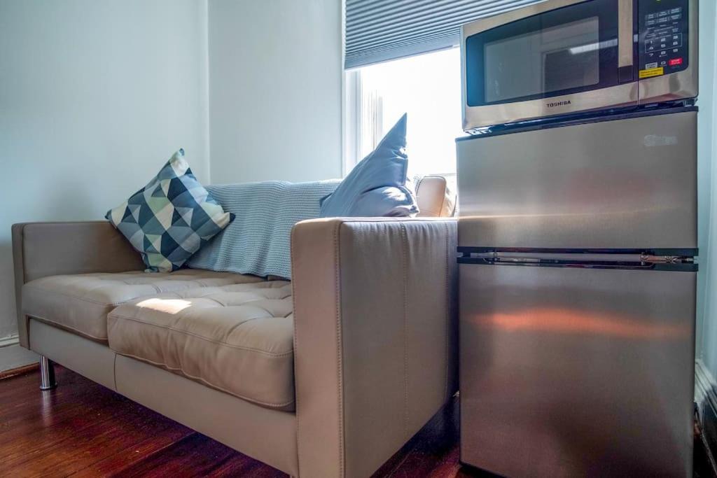 Photo of Livingroom in Charles Village