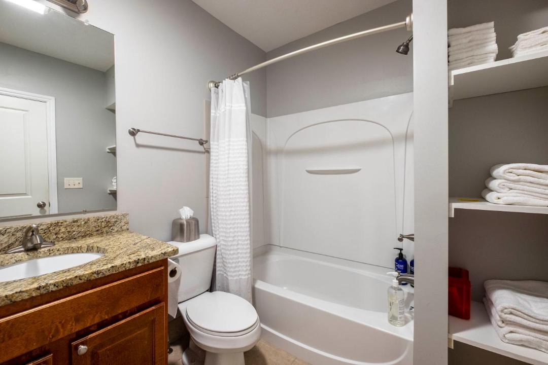 Photo of Bathroom in Old North Columbus