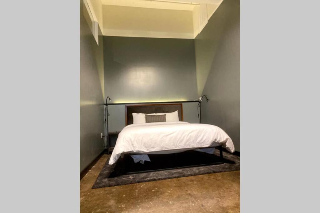 Photo of Bedroom in North Oakland