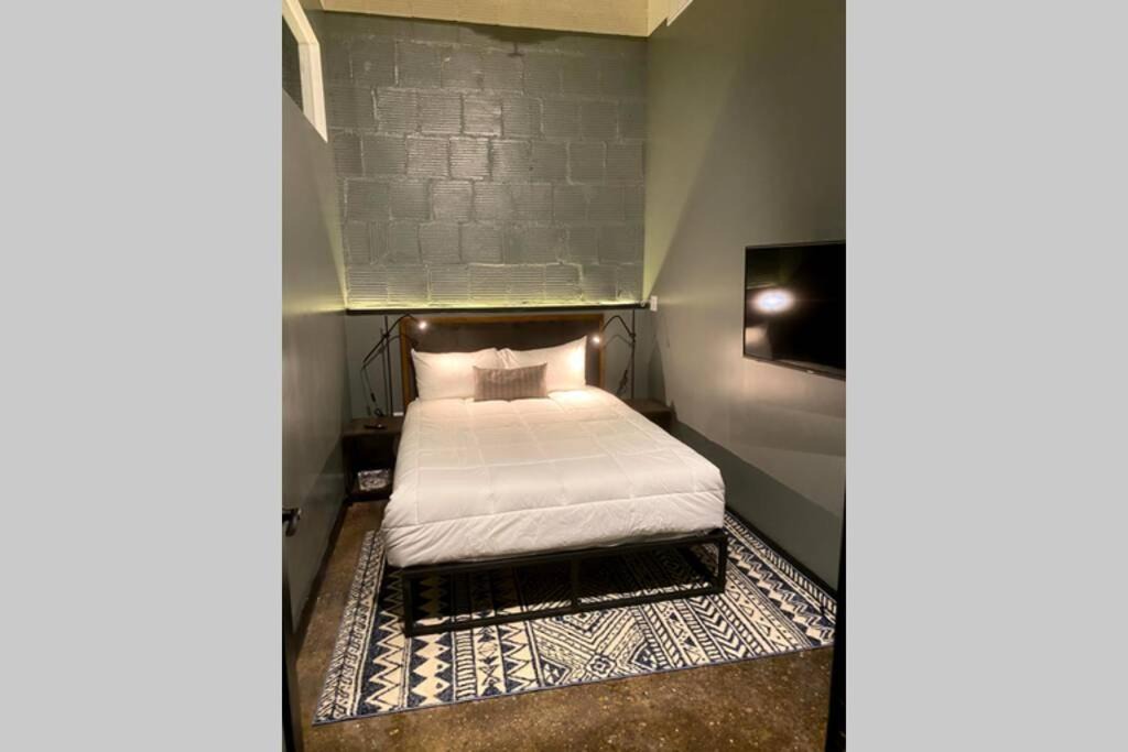 Photo of Bedroom in North Oakland
