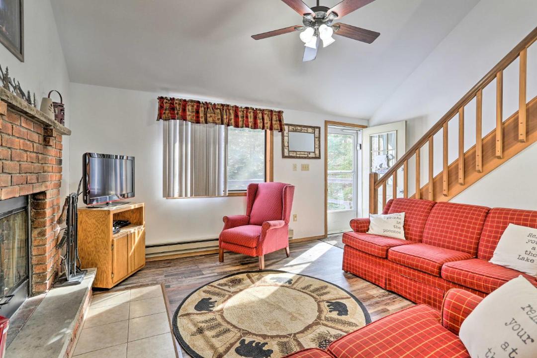 Photo of Livingroom in Pocono Lake