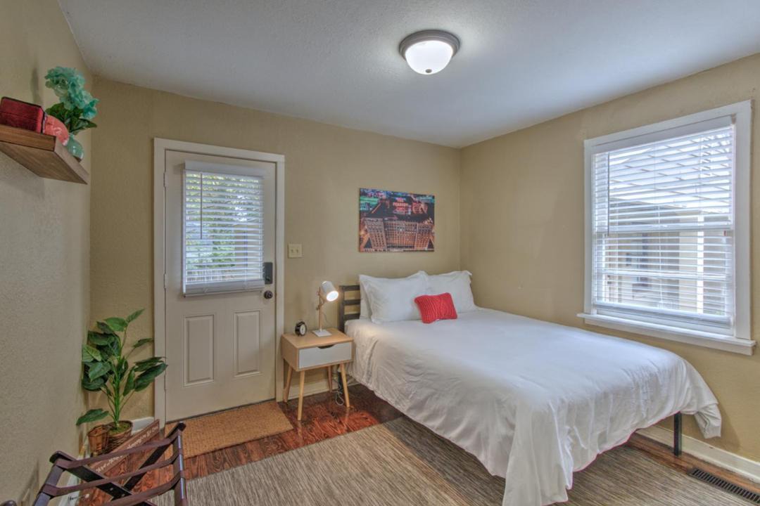 Photo of Bedroom in Midtown