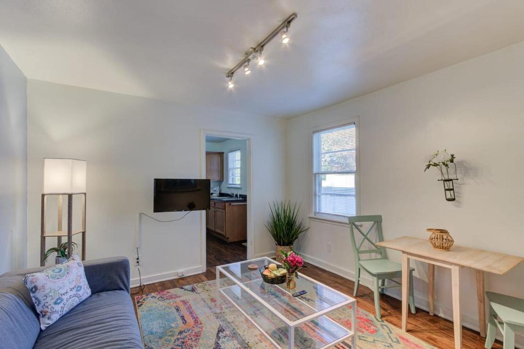 Photo of Livingroom in Midtown