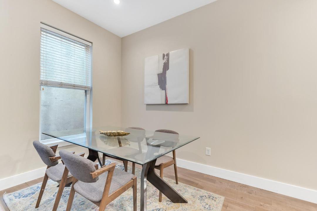 Photo of Livingroom in Center City East
