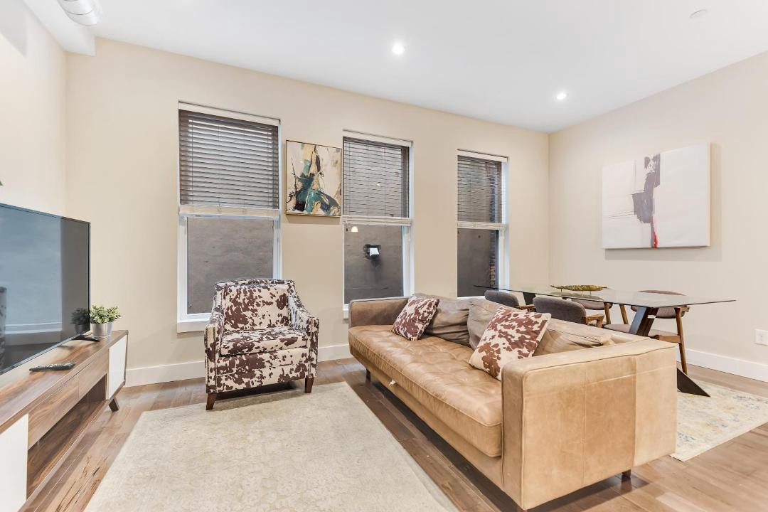 Photo of Livingroom in Center City East