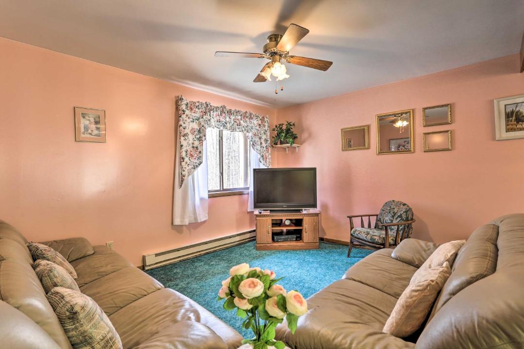Photo of Livingroom in Locust Lake Village