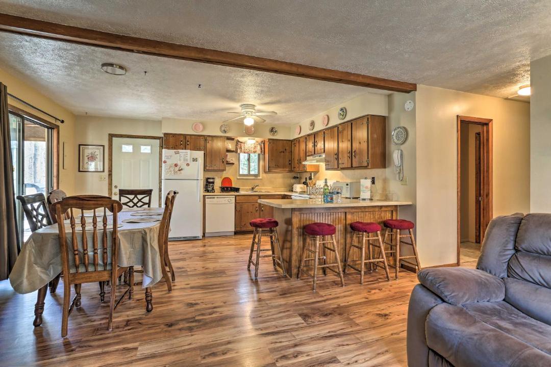 Photo of Livingroom in Locust Lake Village