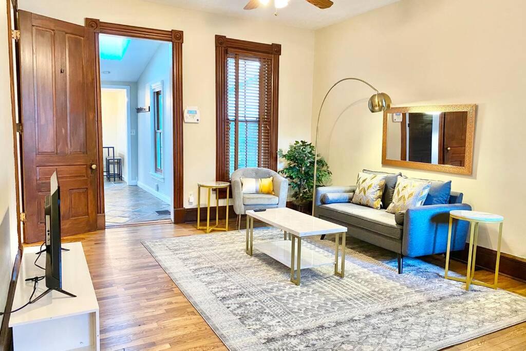 Photo of Livingroom in Oregon District
