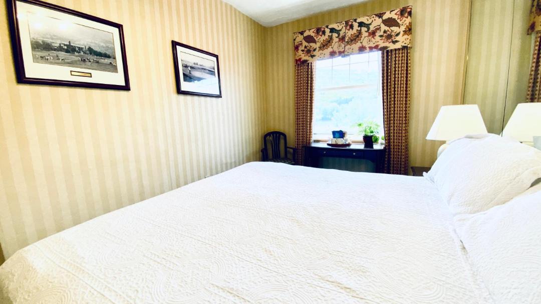 Photo of Bedroom in Shawnee On Delaware