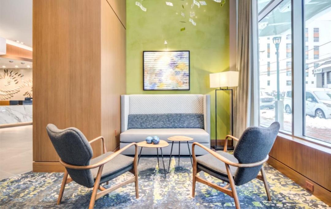 Photo of Livingroom in Woodmont Triangle