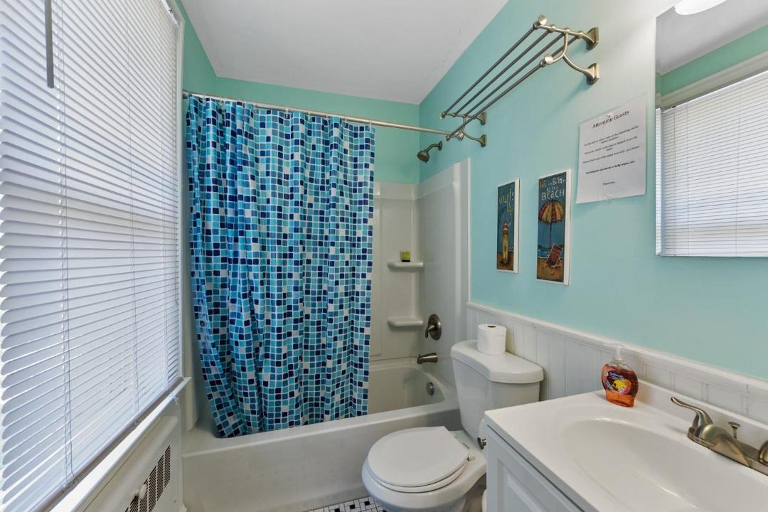 Photo of Bathroom in Willoughby Spit