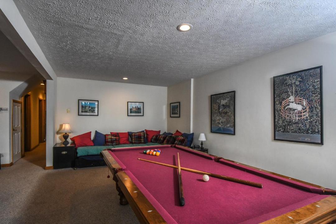 Photo of Livingroom in McHenry