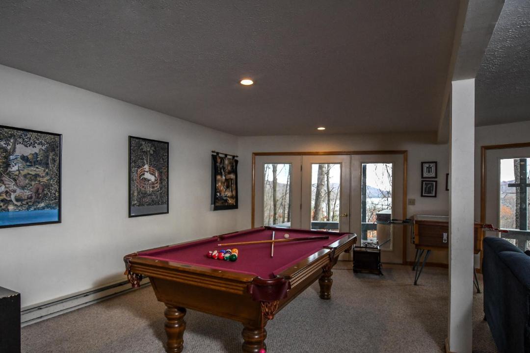 Photo of Livingroom in McHenry
