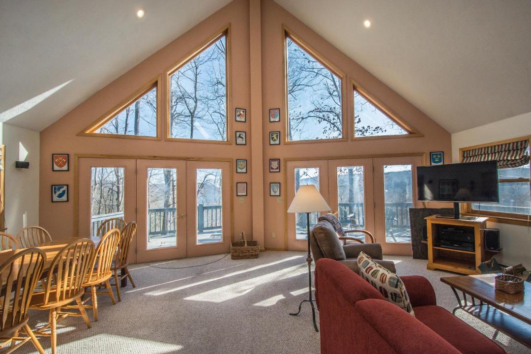 Photo of Livingroom in McHenry