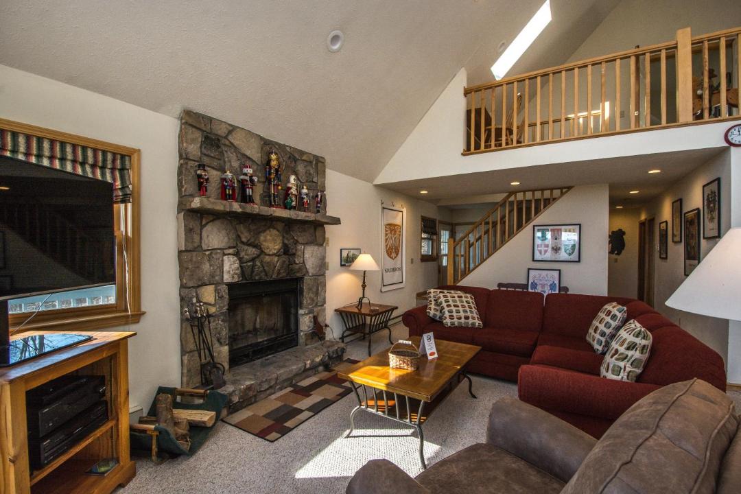 Photo of Livingroom in McHenry
