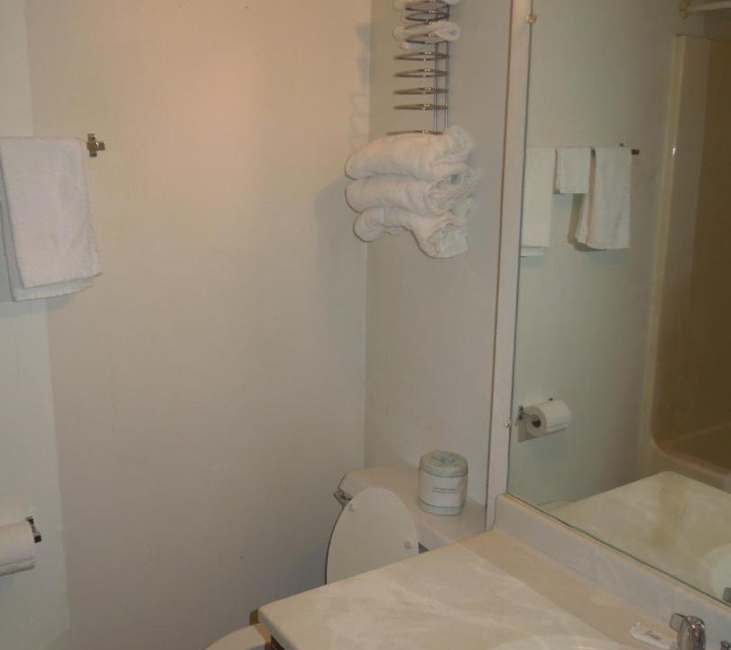 Photo of Bathroom in Xenia