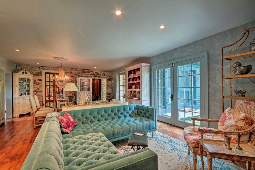 Photo of Livingroom in Rosemont