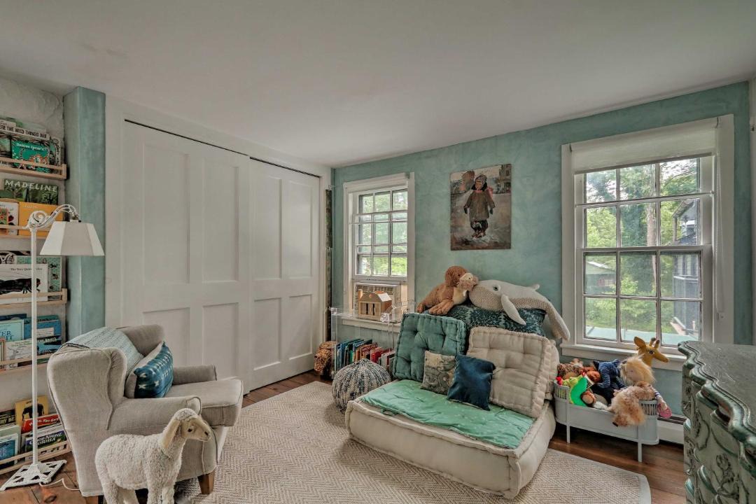 Photo of Livingroom in Rosemont