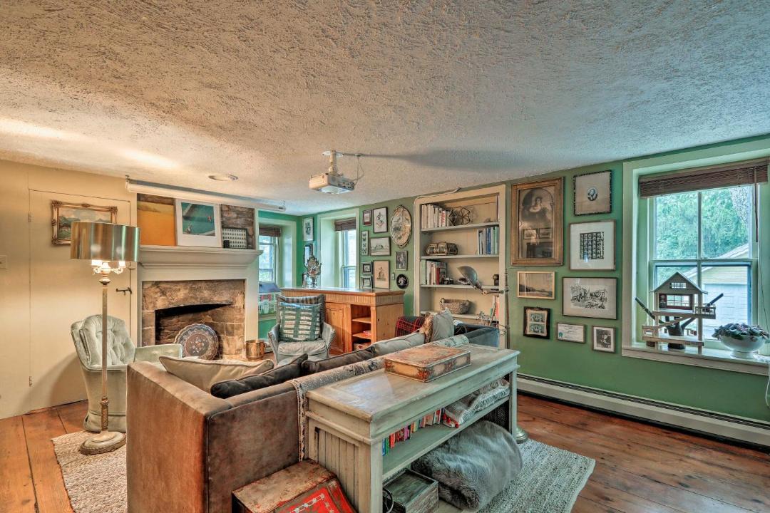 Photo of Livingroom in Rosemont