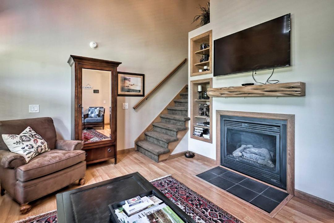 Photo of Livingroom in Conneaut Lakeshore