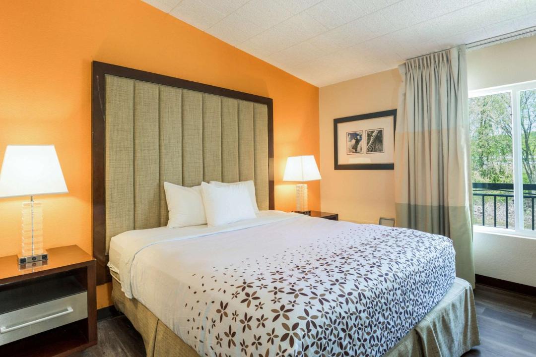 Photo of Bedroom in Delaware Water Gap