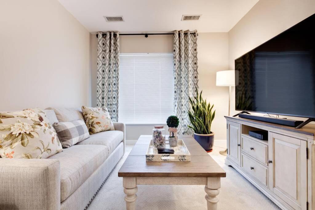 Photo of Livingroom in Old Town West