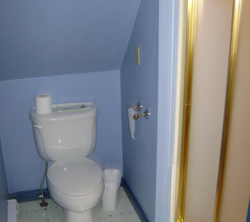 Photo of Bathroom in Girard