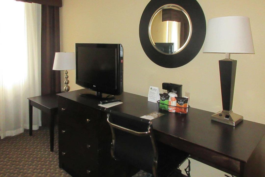 Photo of Livingroom in O'Hara Township