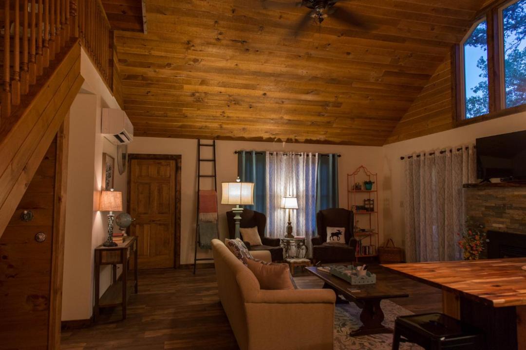 Photo of Livingroom in Luray