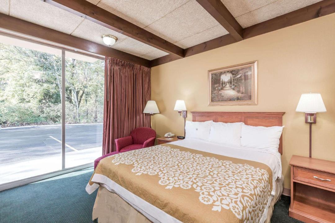 Photo of Bedroom in Niles