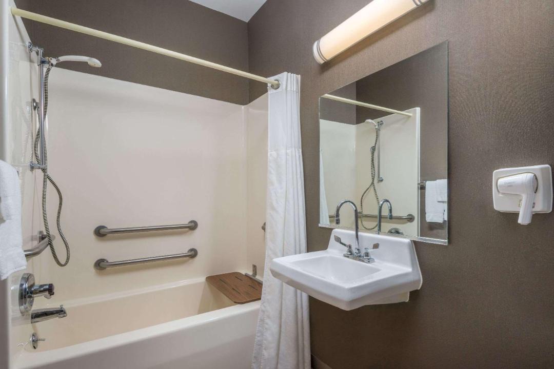 Photo of Bathroom in Catlettsburg
