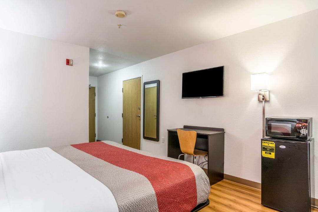 Photo of Bedroom in Barkeyville