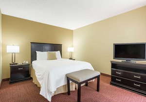 Hawthorn Suites Dayton North