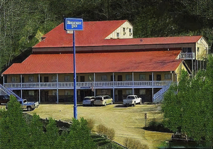 OYO Hotel Chapmanville Inn, WV - Hwy 119