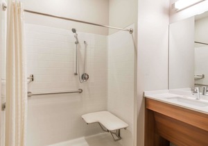 Microtel Inn & Suites by Wyndham Altoona