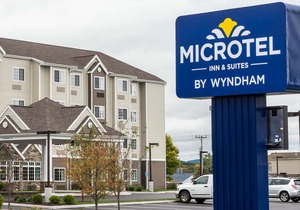 Microtel Inn & Suites by Wyndham Altoona
